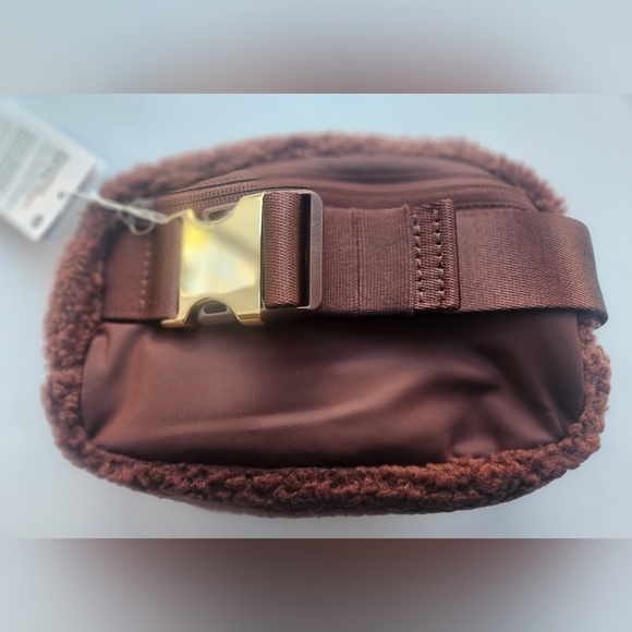 Lululemon Fleece Everywhere Belt Bag Brown/Gold 1L Limited NWT - Picture 2 of 6